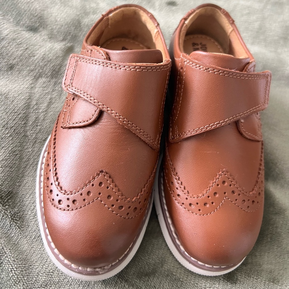 Johnston & Murphy
Boys' Holden Wingtip Dress Shoes (Toddler) size 8